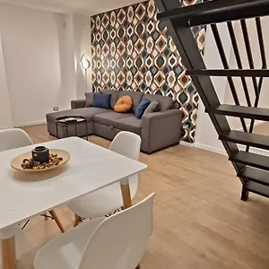 Maison Ventimiglia 83 , Katania Włochy